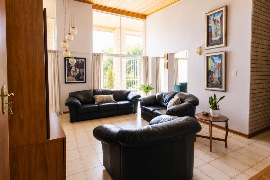 4 Bedroom Property for Sale in Heuwelsig Free State